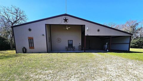 Photo of 414 Lcr 763, Groesbeck, TX 76642 (MLS # 21192153)