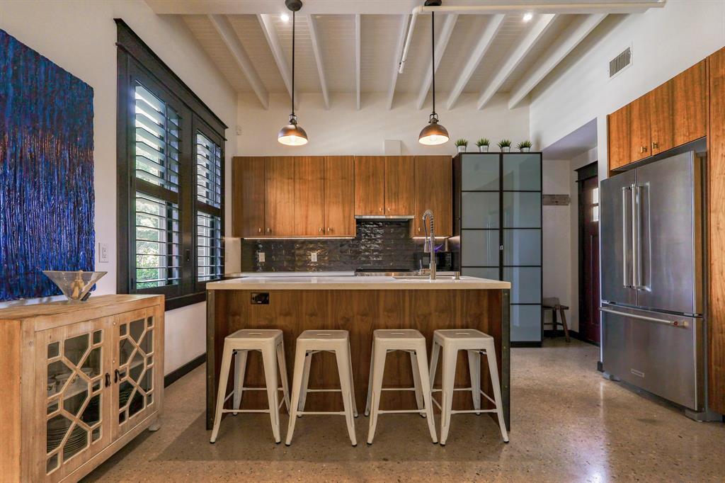 1038 Kings Highway 1
