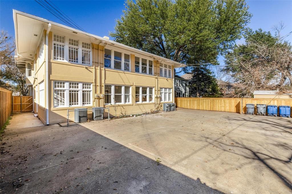 VILLA MUNGER 5004 WORTH ST CONDO - Residential Lease