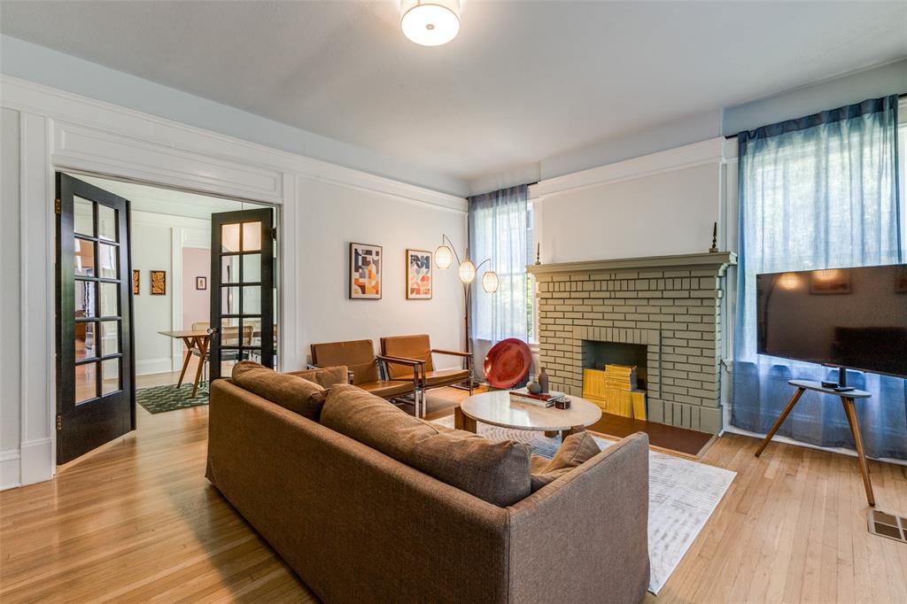 VILLA MUNGER 5004 WORTH ST CONDO - Residential Lease