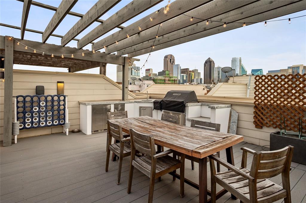 Sundance Row At State Thomas 02 - Residential