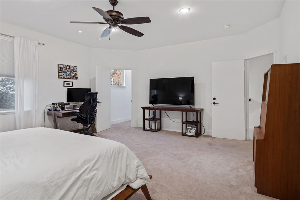 Sundance Row At State Thomas 02 - Residential