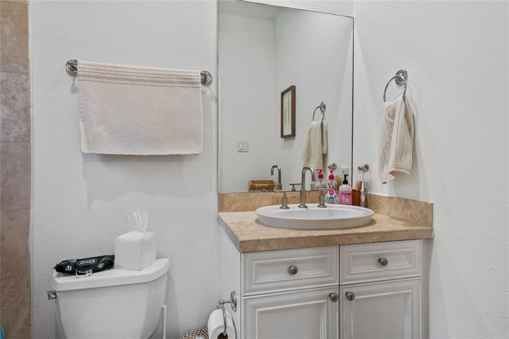 Sundance Row At State Thomas 02 - Residential