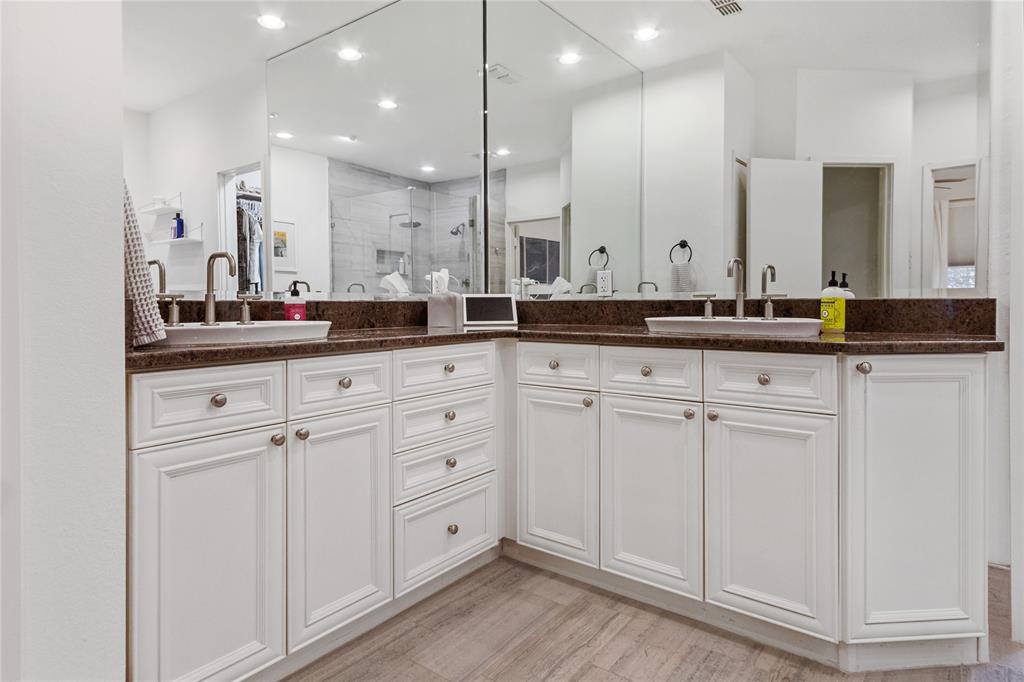 Sundance Row At State Thomas 02 - Residential