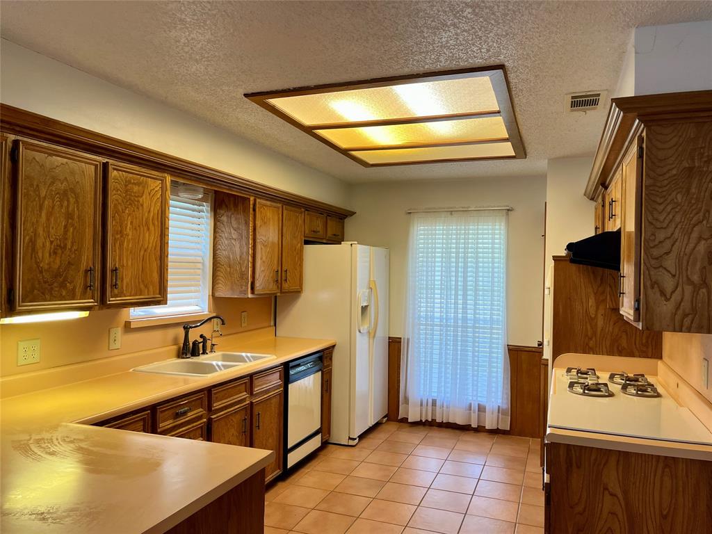 1604 Meadowgate Drive