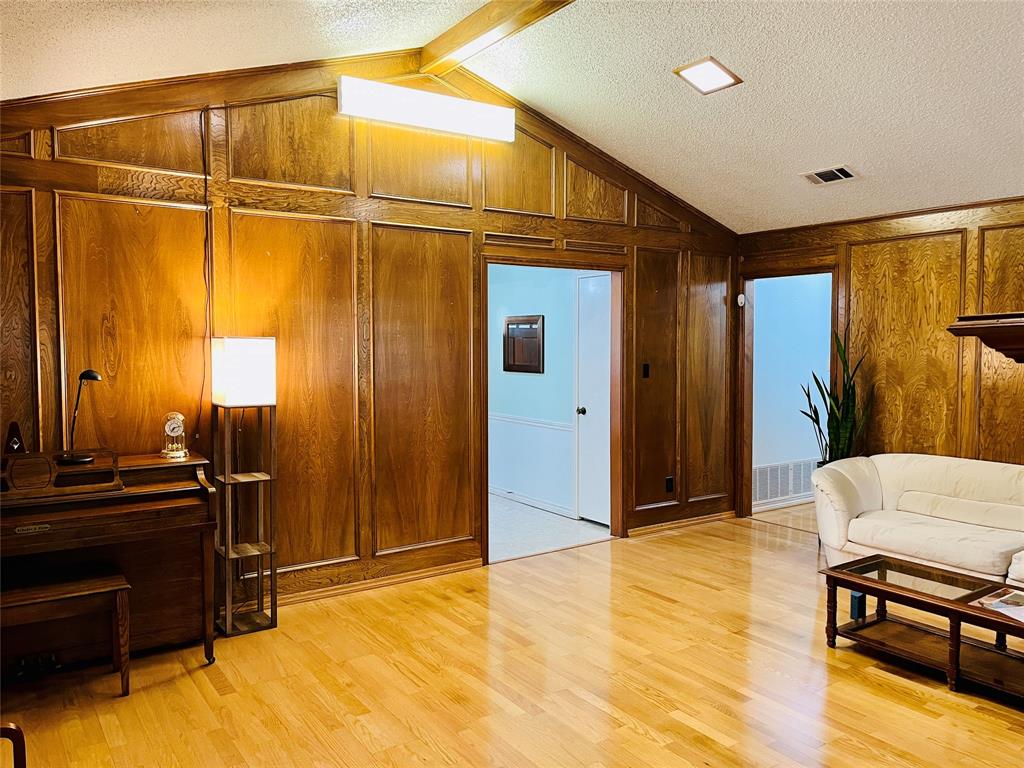 1604 Meadowgate Drive