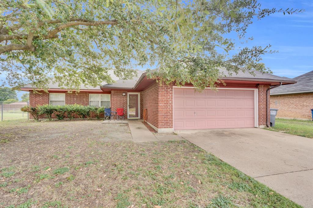512 Bluebird Lane
