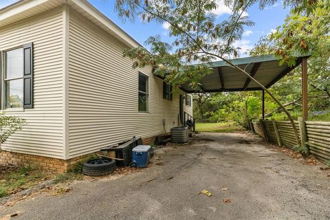 A home in Lindale