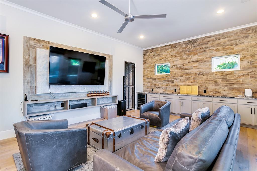 Mario Biasiolli Add - Residential