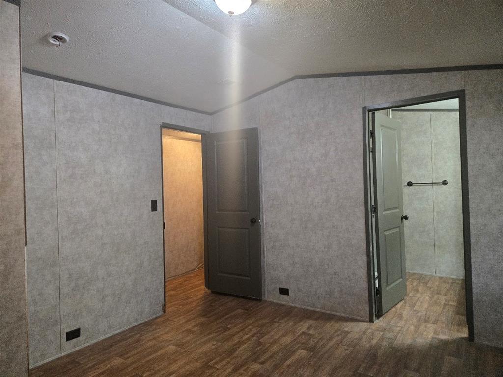 SOUTHERN OAKS - Residential