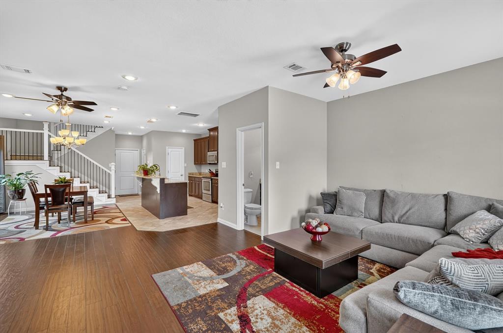 1933 Timber Oaks Drive