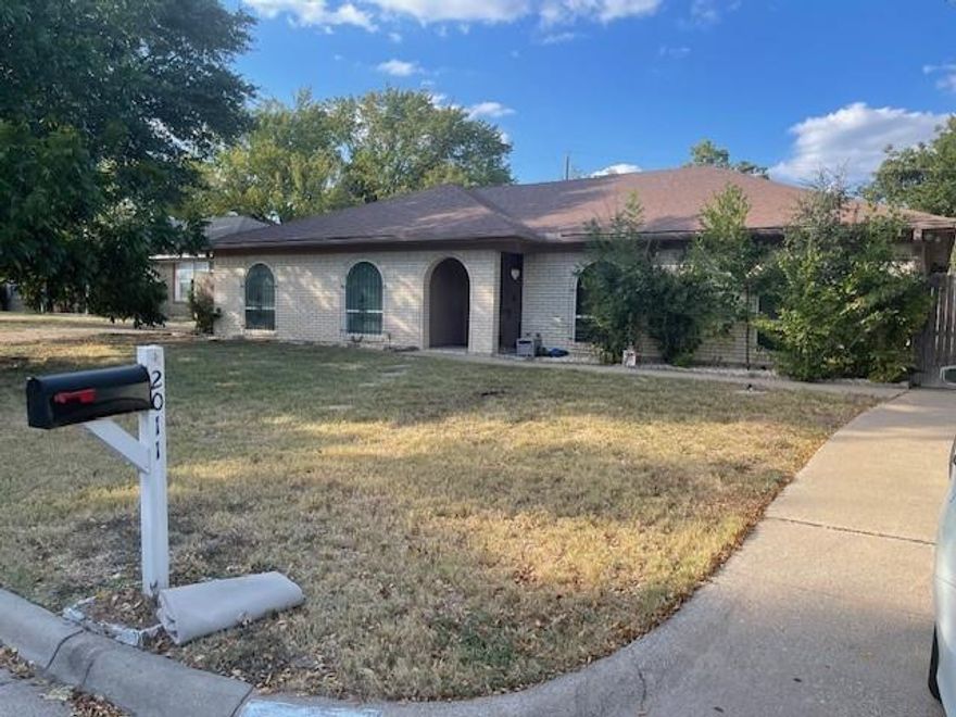 One story home with additional attached studio with own entrance that can be in-law quarters and has own kitchen. Established Neighborhood and walking distance to park. 2 Living areas. 2 dining areas. Huge laundry room. Large backyard with mature trees and storage. And much more