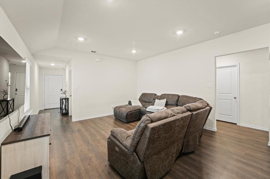 2818 Highgarden Trail