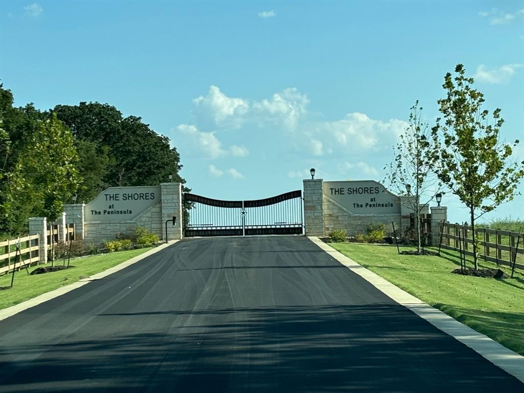 The Peninsula - Land