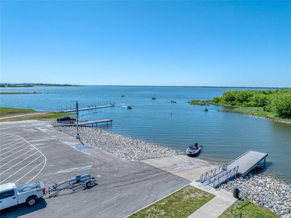 The Peninsula - Land