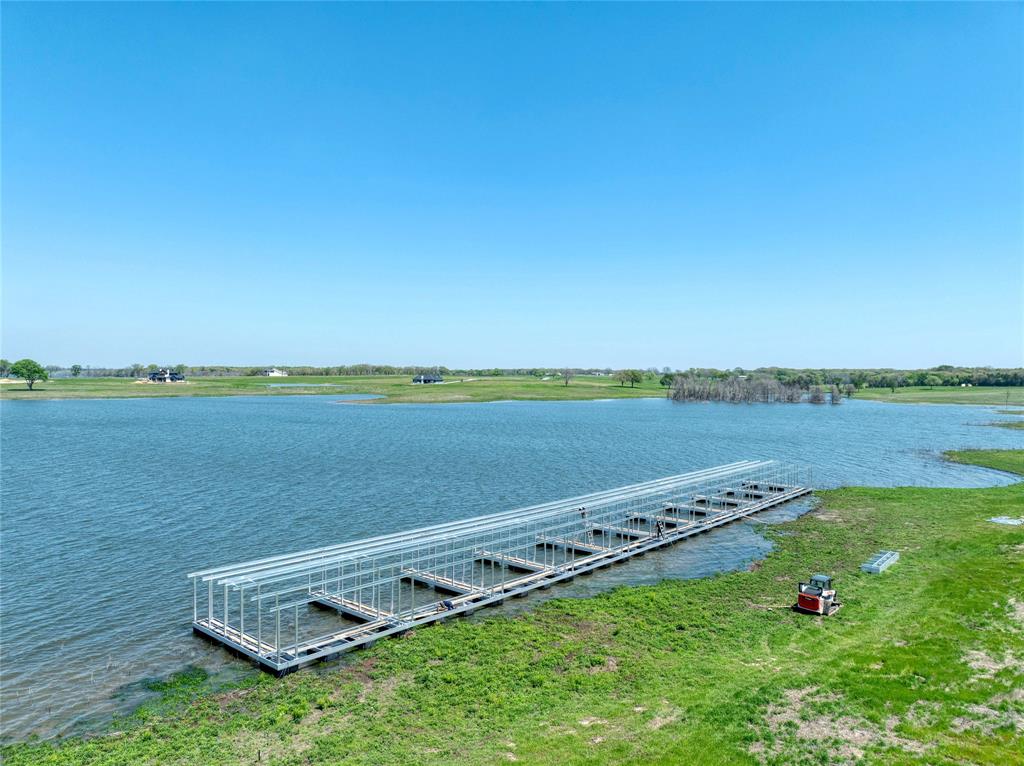 The Peninsula - Land