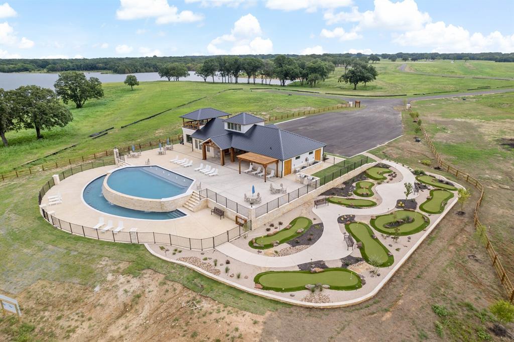 The Peninsula - Land