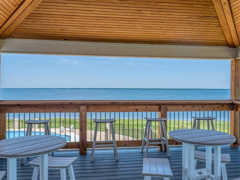 The Peninsula - Land