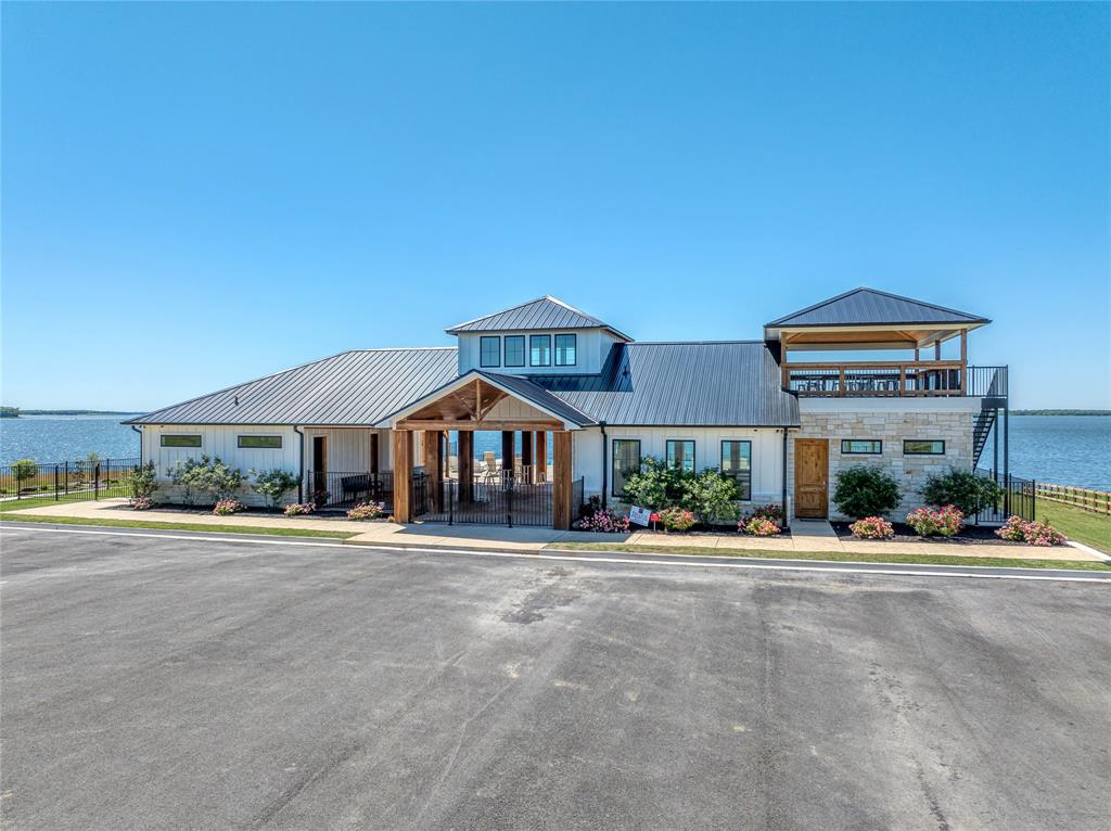 The Peninsula - Land