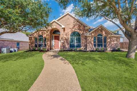 Photo of 1021 Cherry Hill Lane, DeSoto, TX 75115 (MLS # 21419977)
