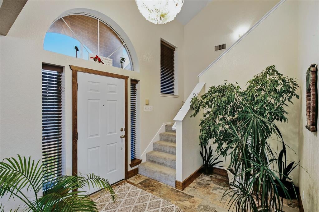 6001 Prairie Wood Court