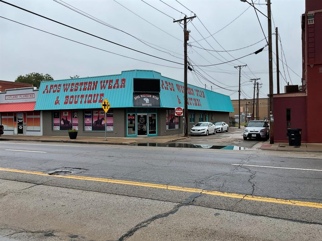 110 N Caddo Street