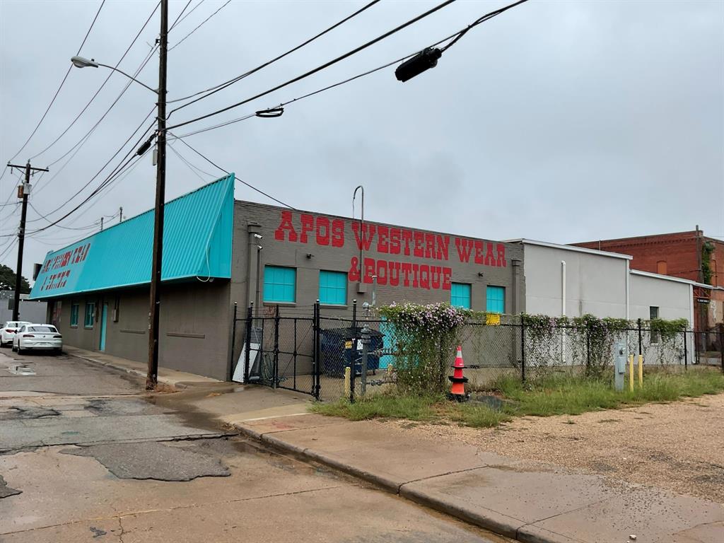 110 N Caddo Street