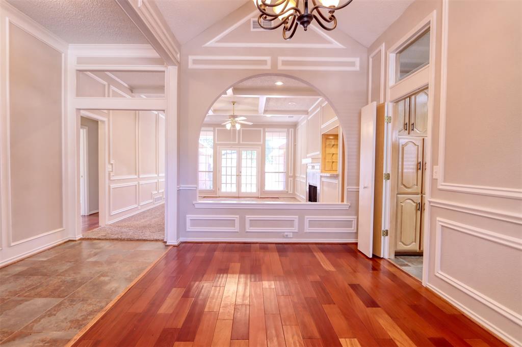 2536 Fox Glenn Circle