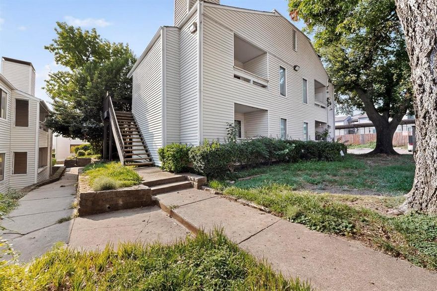 Awesome location in Lake Highlands! Great Condominium community. This condo is located close to the pool and mailbox, huge trees for privacy, and a nice private balcony. Walking distance to Presbyterian Hospital, Dart Station, restaurants, and much more. Easy access to Central Expressway & Walnut Hill & Park Lane train stations. Wonderful East Midtown location less than 2 blocks from the Katy Trail extension. All information is believed to be accurate but must be verified by buyers or buyer's agent, including all measurements and schools. This complex is non-warrantable.