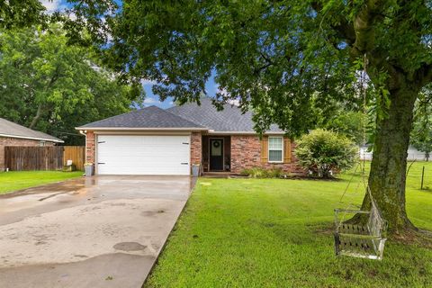 404 Robertson Street Collinsville TX 76233