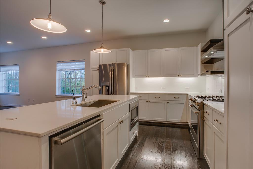 Elsbeth Twnhs Add - Residential Lease