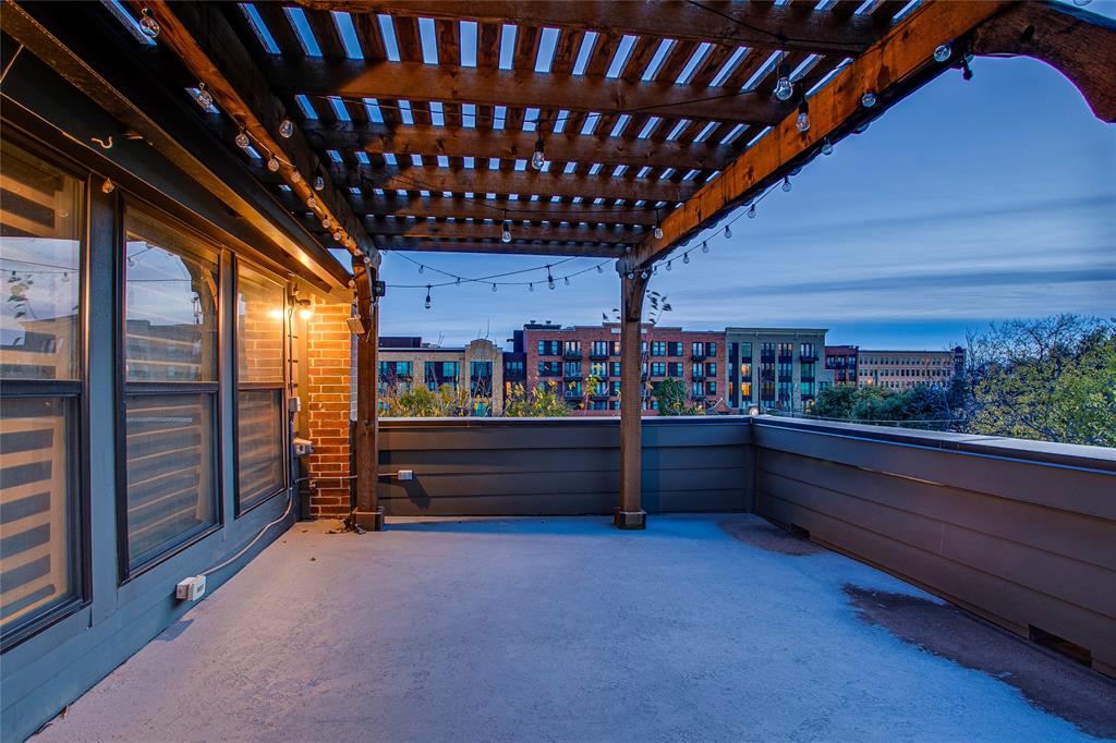 Elsbeth Twnhs Add - Residential Lease