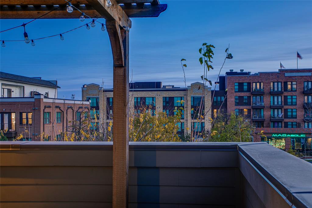 Elsbeth Twnhs Add - Residential Lease