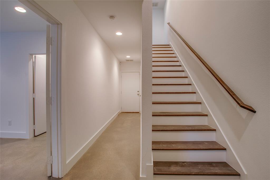 Elsbeth Twnhs Add - Residential Lease