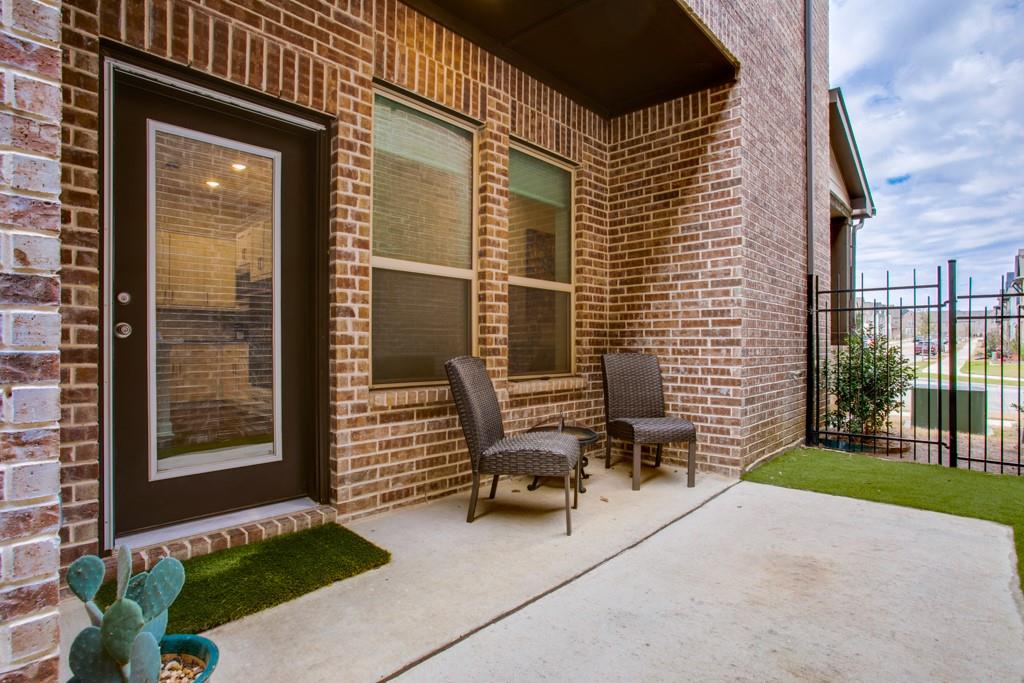 Terraces-Las Colinas - Residential