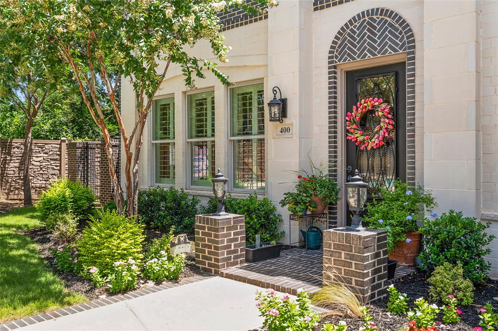 400 Crockett Circle