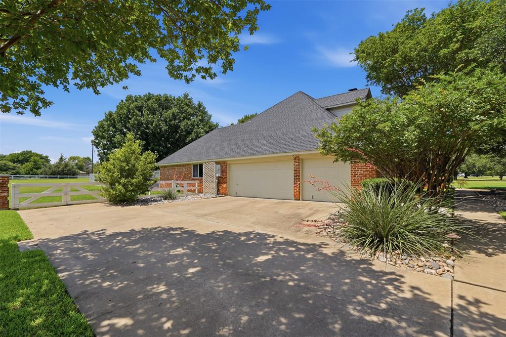 7 Kingswood Drive