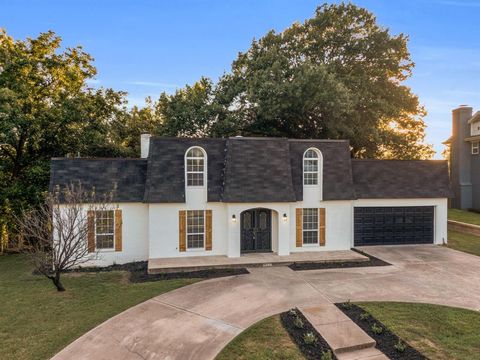 4220 Dawn Drive Benbrook TX 76116