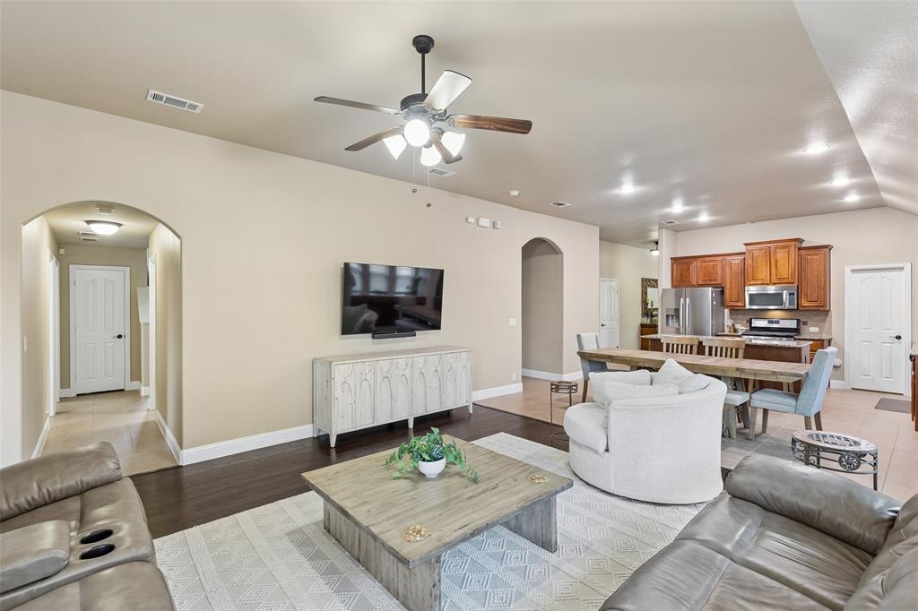 909 Calder Court