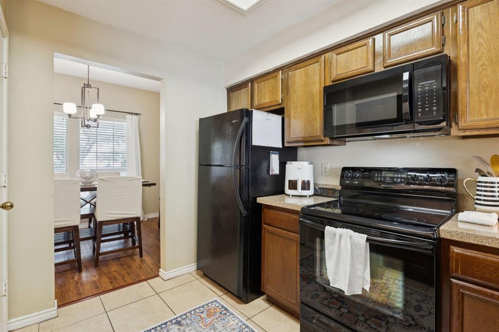 Copperfield Condos Ph 01 02 - Residential