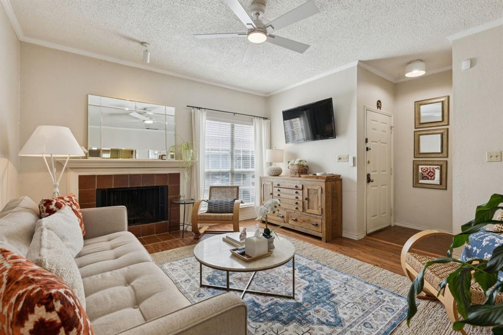 Copperfield Condos Ph 01 02 - Residential