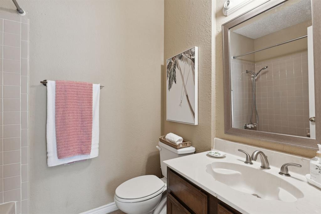 Copperfield Condos Ph 01 02 - Residential