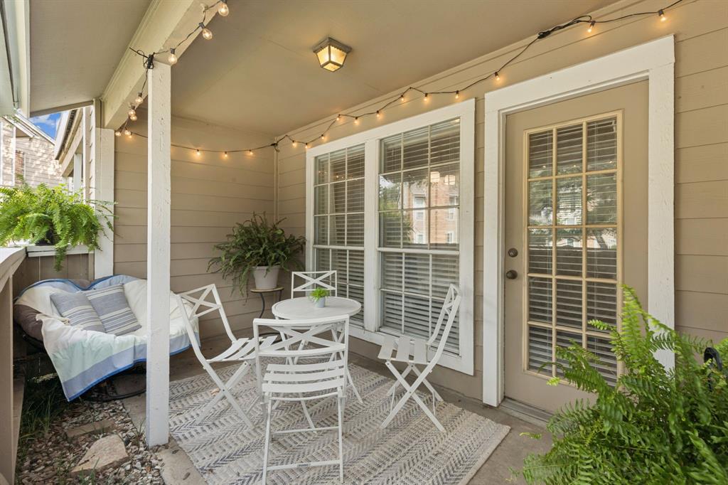 Copperfield Condos Ph 01 02 - Residential