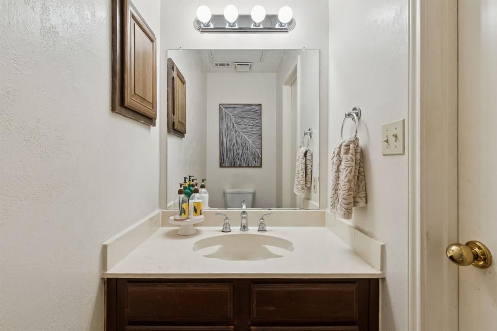 Copperfield Condos Ph 01 02 - Residential