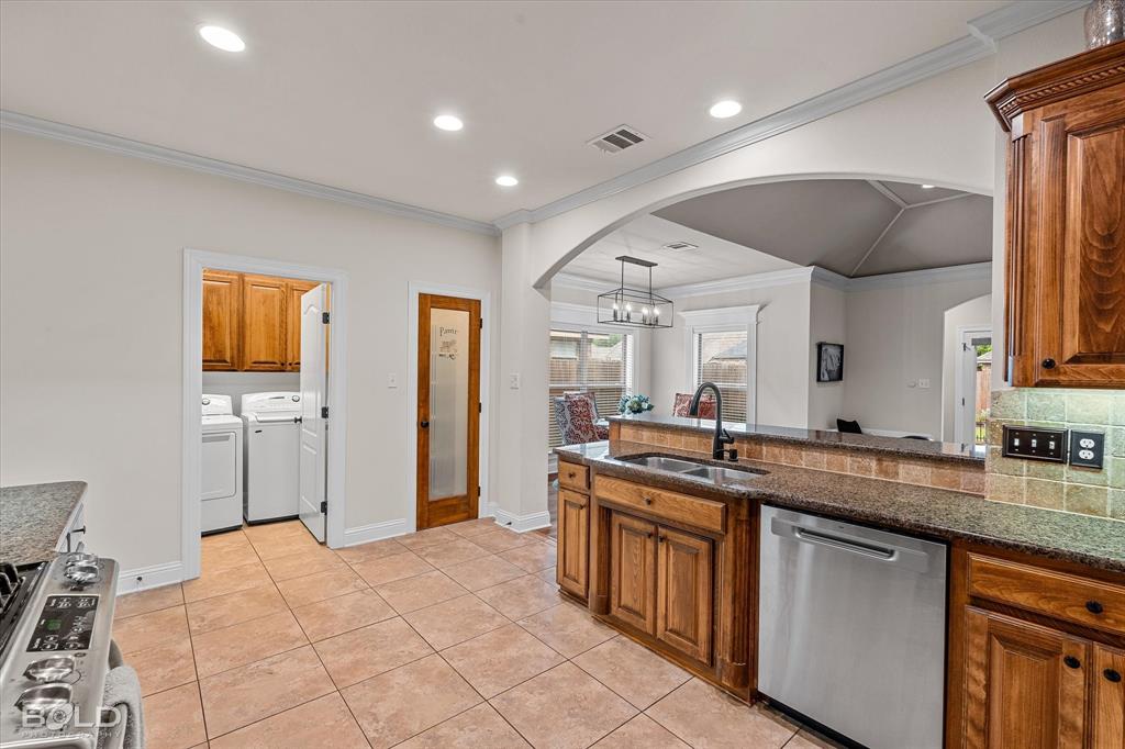 Haughton, Louisiana 71037, United States, 3 Bedrooms Bedrooms, ,2 BathroomsBathrooms,Residential,Pending,126050