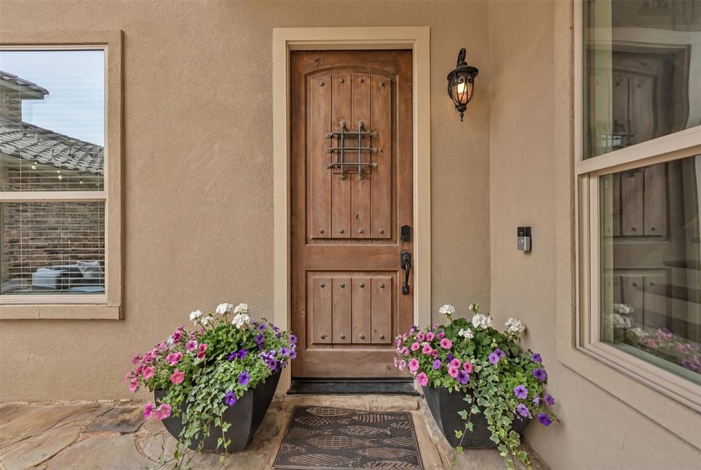 10035 Lakeside Drive