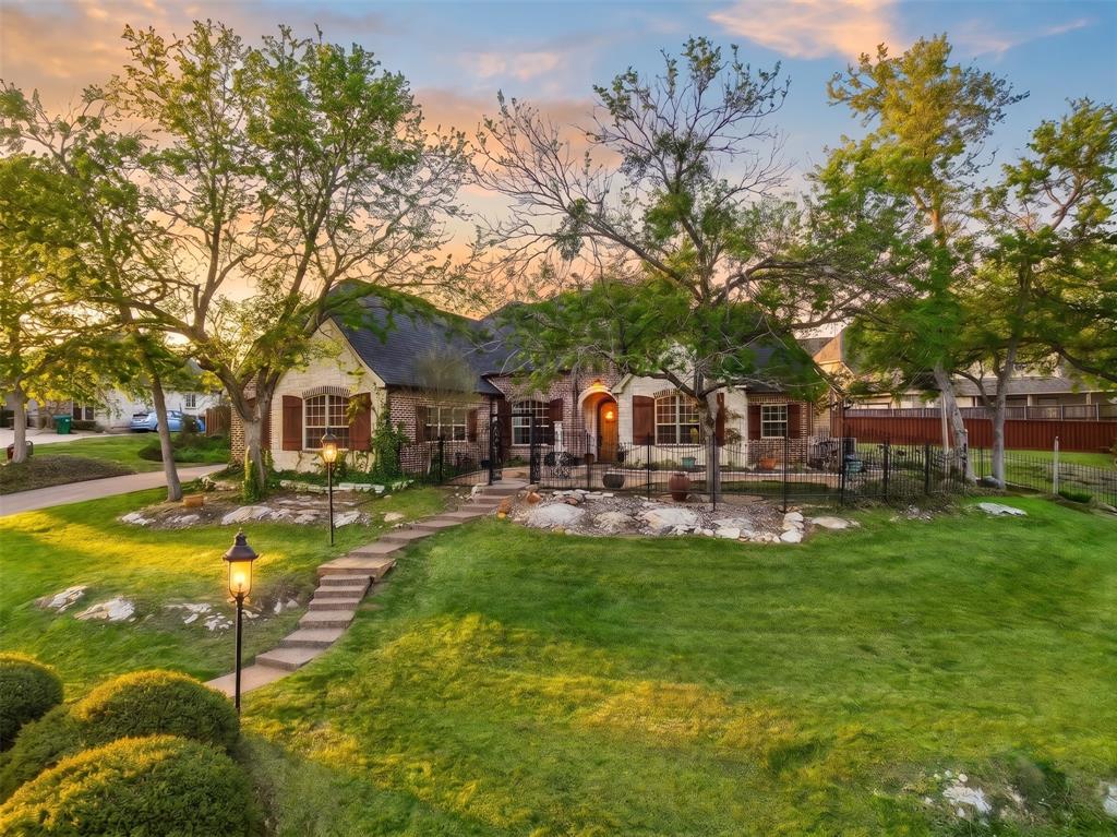 2609 Fair Oaks Circle