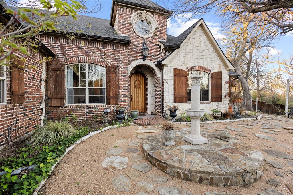 2609 Fair Oaks Circle