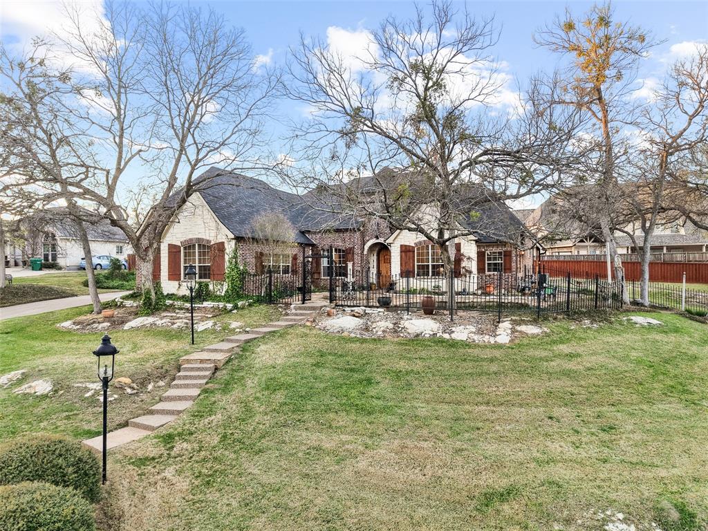 2609 Fair Oaks Circle