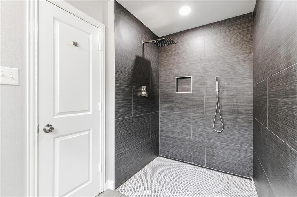 Valwood Park 10 - Residential